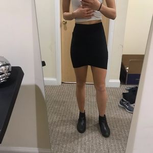 H&M BLACK BANDAGE SKIRT